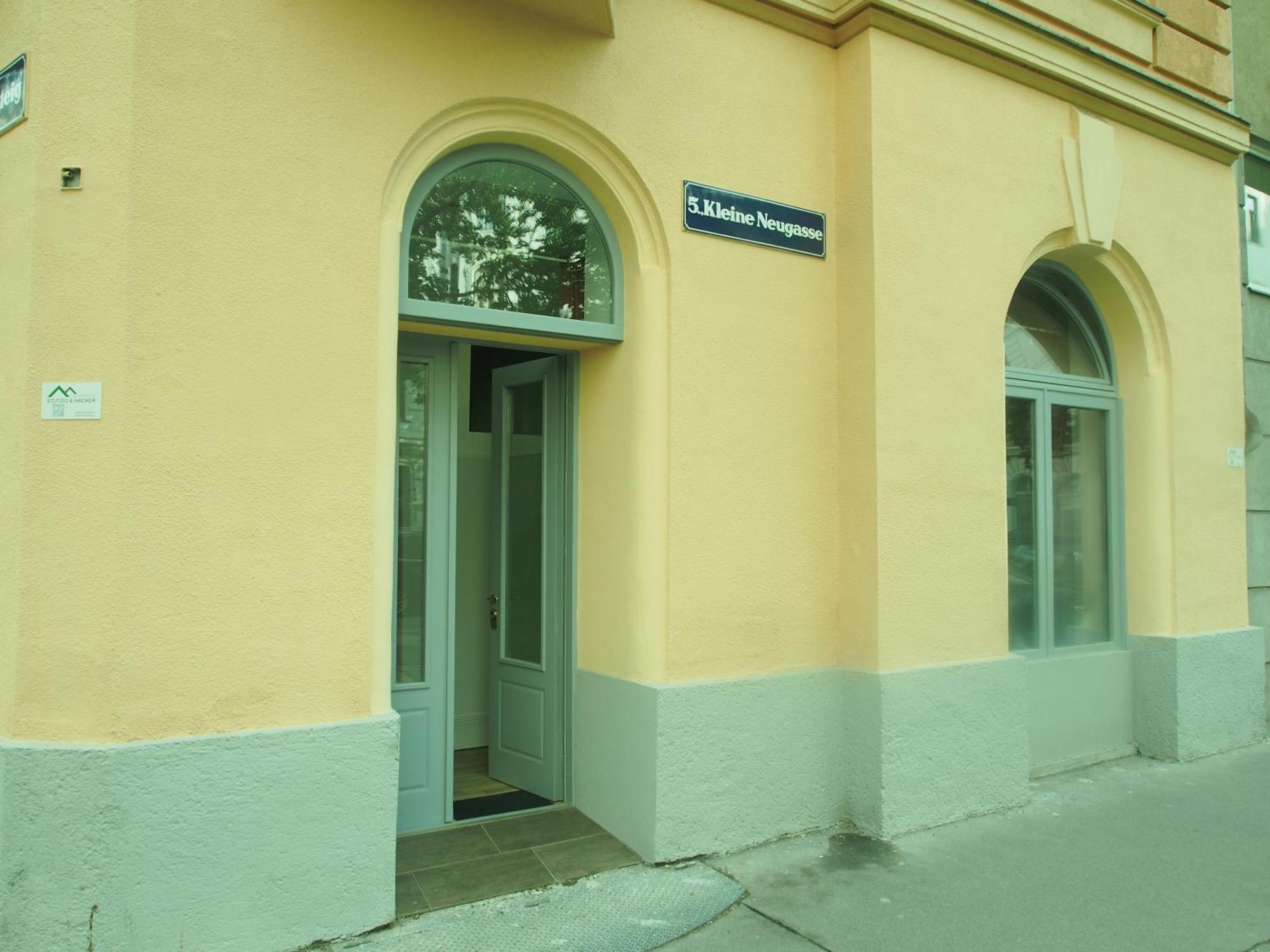 Naehe Naschmarkt Vienna Exterior photo